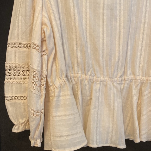 Wonderby woman’s blouse, long sleeves, size XXL. Cream color. - Picture 9 of 13
